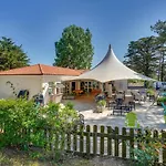 Stunning Home In La Faute-Sur-Mer With Heated Swimming Pool La Faute-sur-Mer