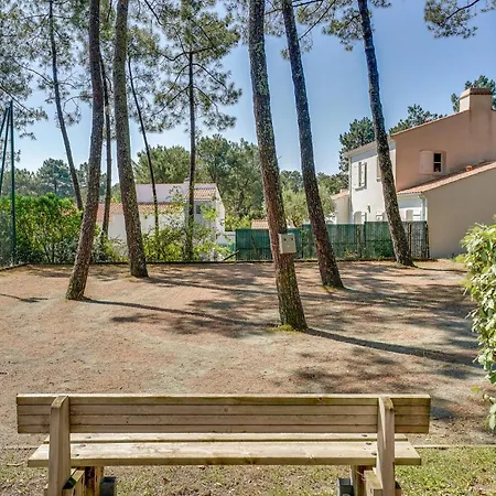 Beautiful Home In La Faute-Sur-Mer بيت للعطل *